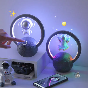 UTHAI Magnetic Levitation Bluetooth Speaker Astronaut Home Creative Mini Radio Outdoor Wireless Subwoofer Portable Audio